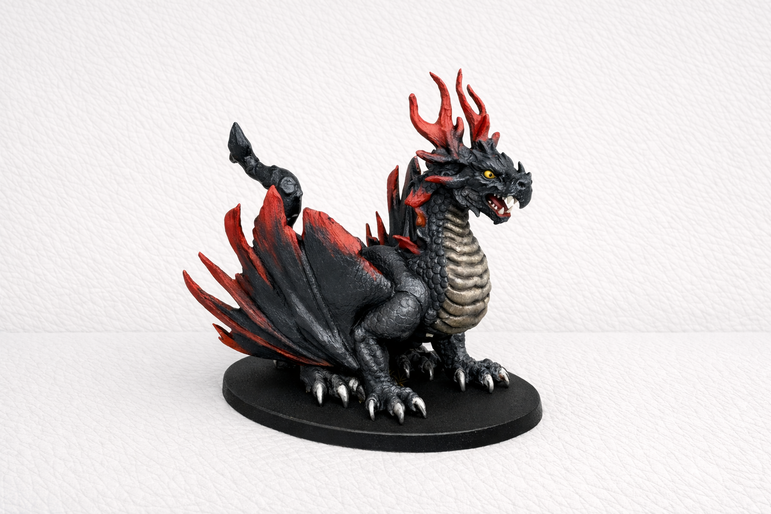 Hand-Painted Dragon Miniature – Fantasy Display Model