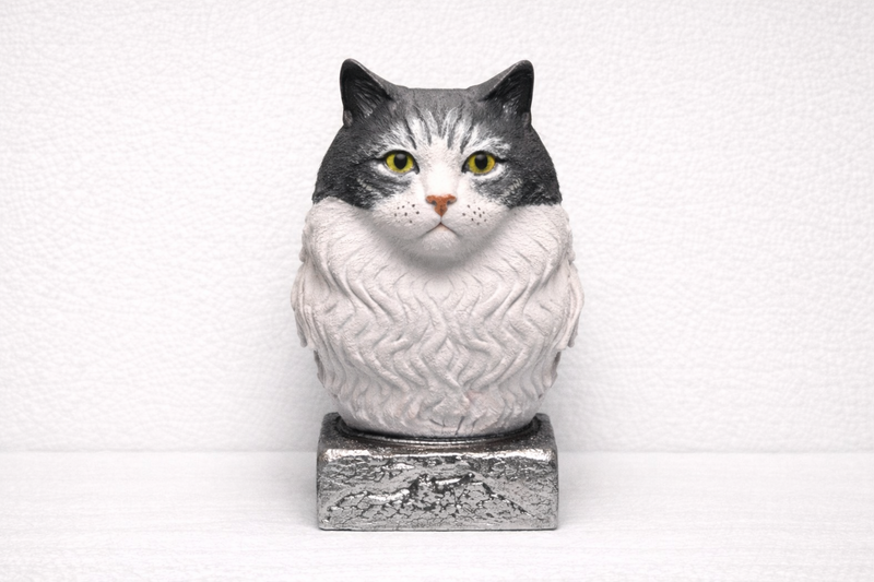 Custom cat bust, a personalised hand painted 3D printed sculpture made from a photo of your own cat