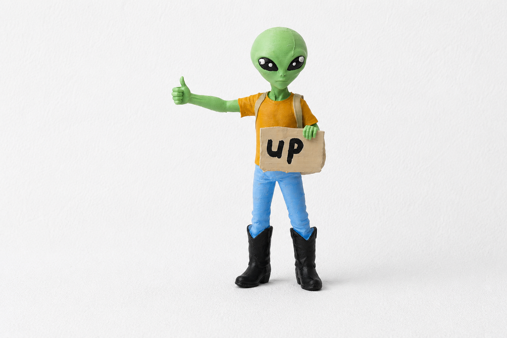 Hitchhiking Alien Figure – 3D Printed Collectible