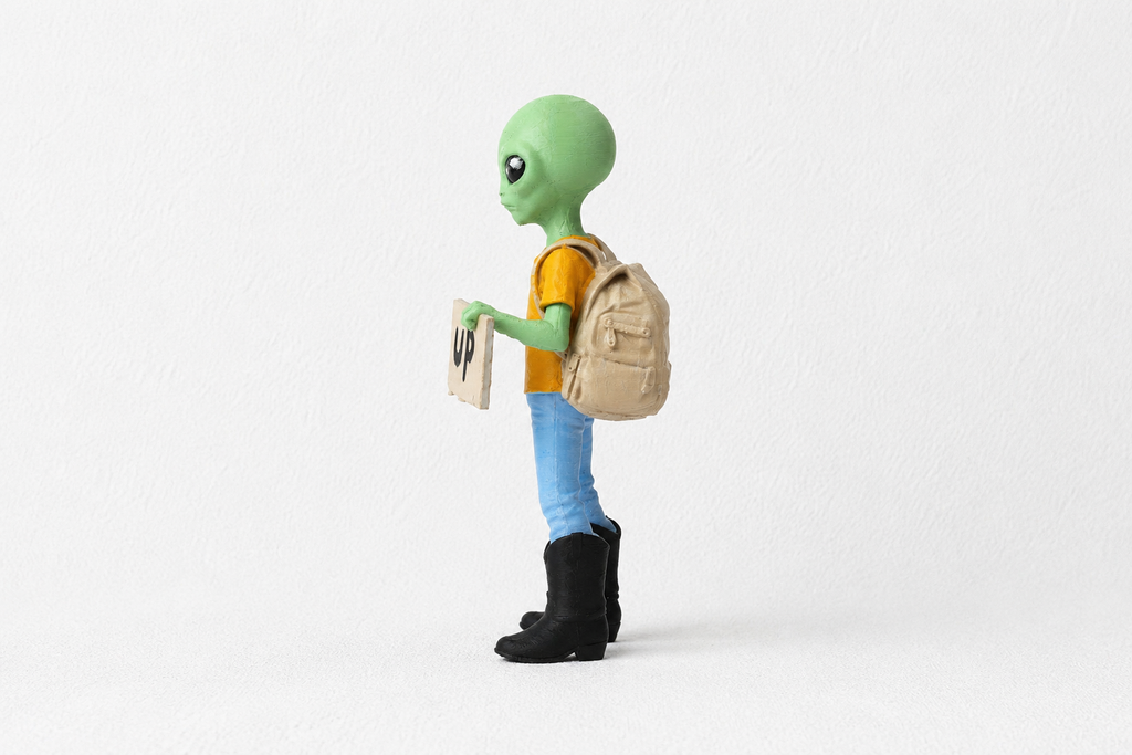 Hitchhiking Alien Figure – 3D Printed Collectible